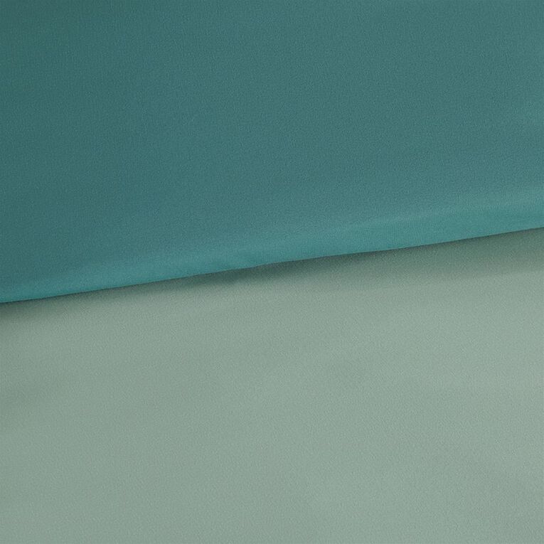 Living & Co Duvet Cover Set Microfibre Reversible Green Queen, , hi-res