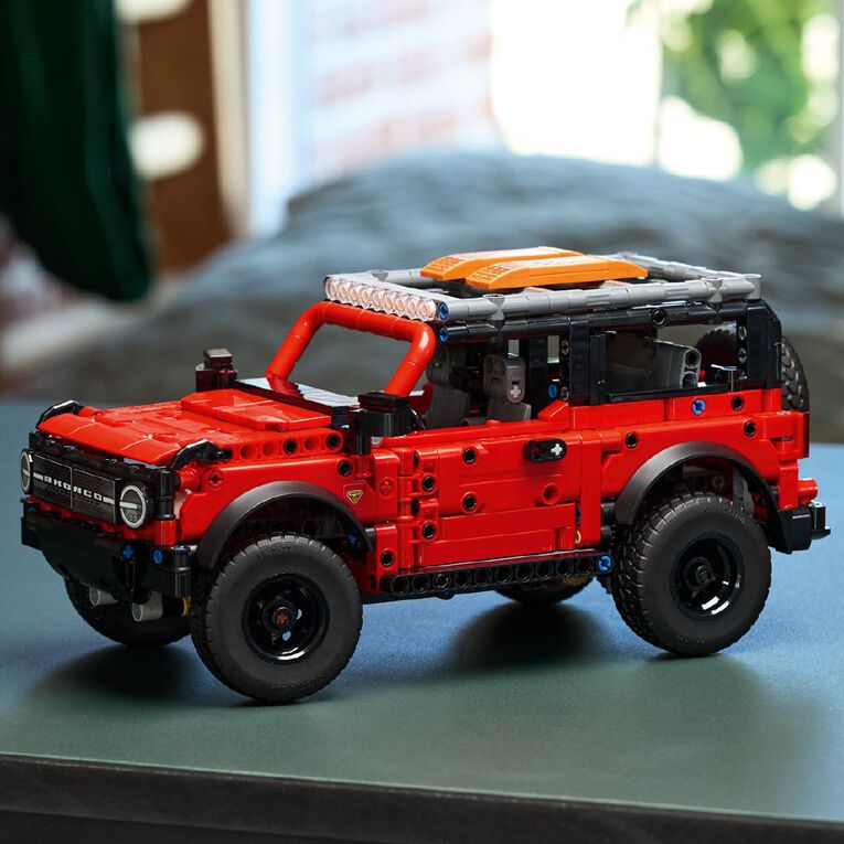 LEGO Technic Ford Bronco SUV 42213, , hi-res