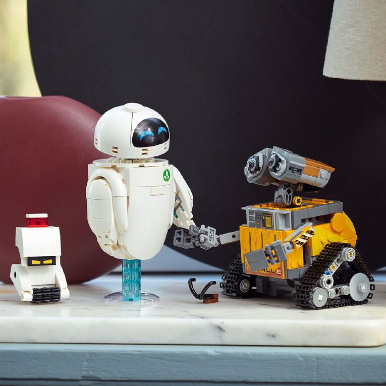 LEGO Disney Pixar WALL-E and EVE 43279, , hi-res