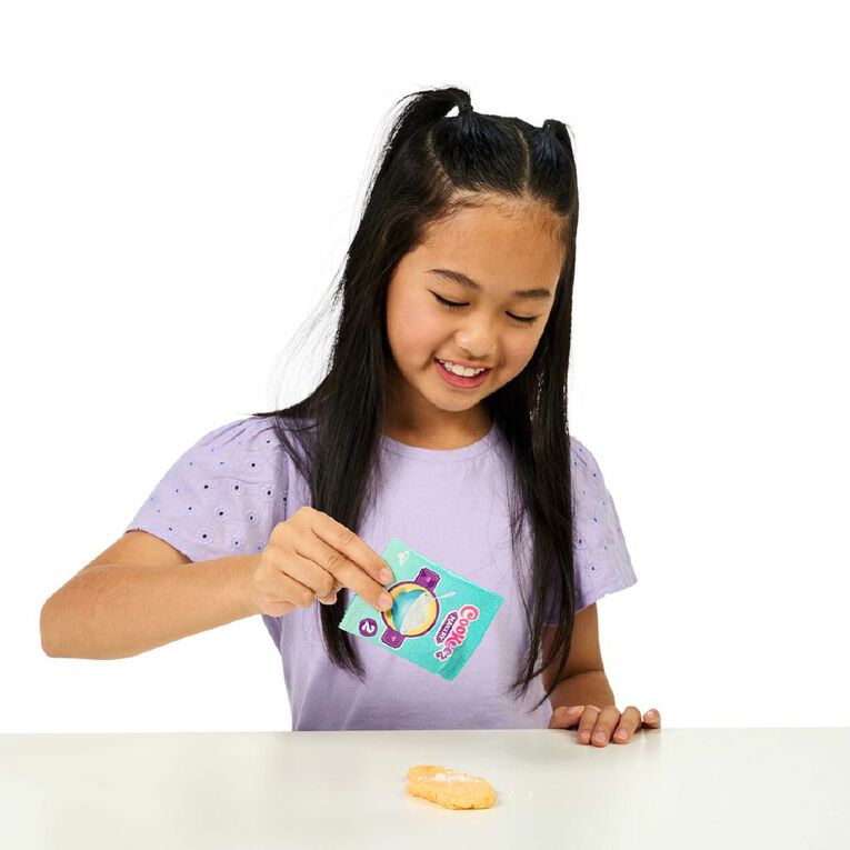 Cookeez Makery Little Bakes Oven Playset, , hi-res