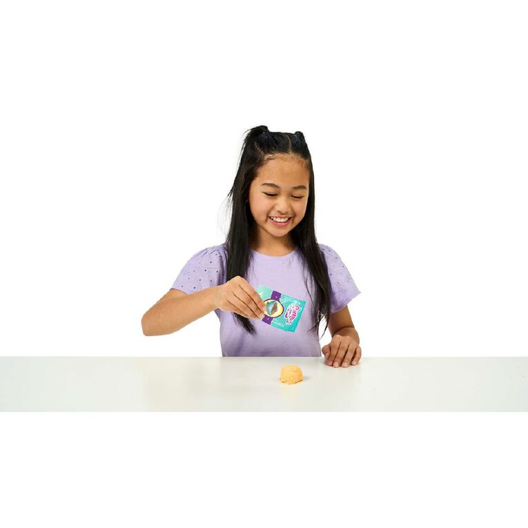 Cookeez Makery Little Bakes Oven Playset, , hi-res