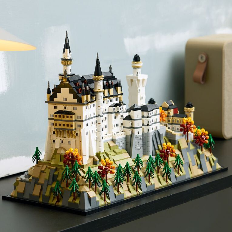 LEGO Architecture Neuschwanstein Castle 21063, , hi-res