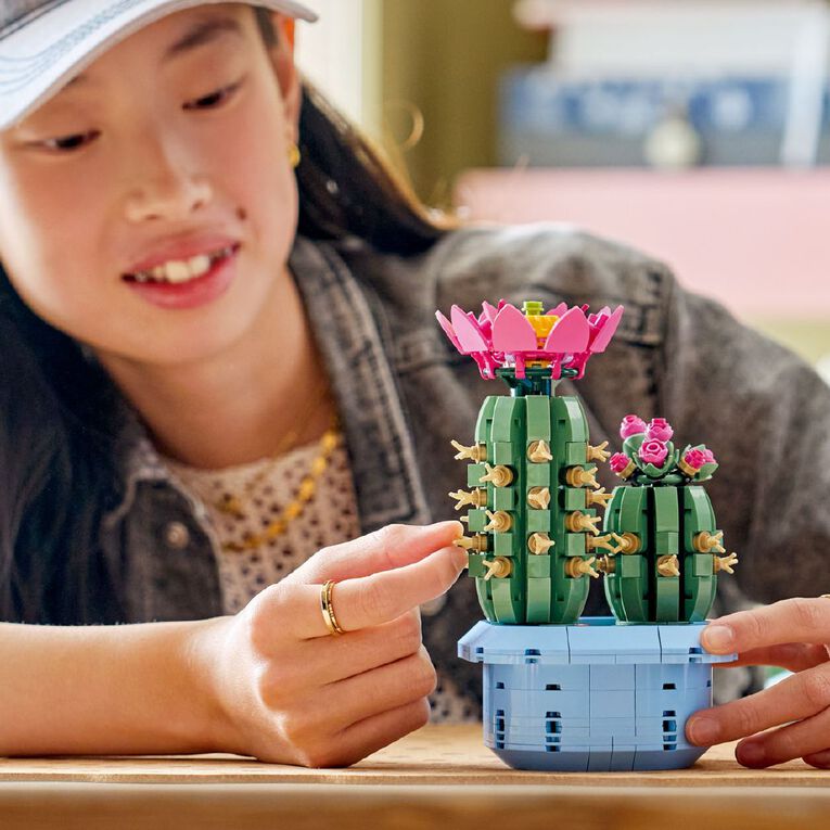 LEGO Botanicals Flowering Cactus 11509, , hi-res