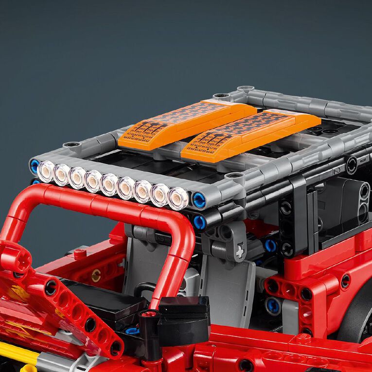 LEGO Technic Ford Bronco SUV 42213, , hi-res