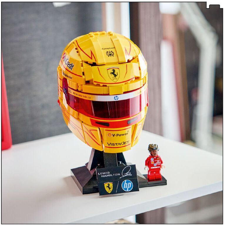 LEGO Editions Formula 1 Scuderia Ferrari HP Lewis Hamilton Helmet 43022, , hi-res