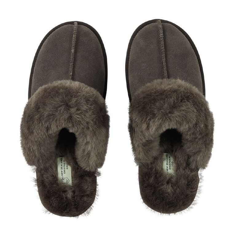NEW ZEALAND SHEEPSKIN CO. Women's Sheepskin Lined Slipper Scuff BOX, Brown Dark, hi-res