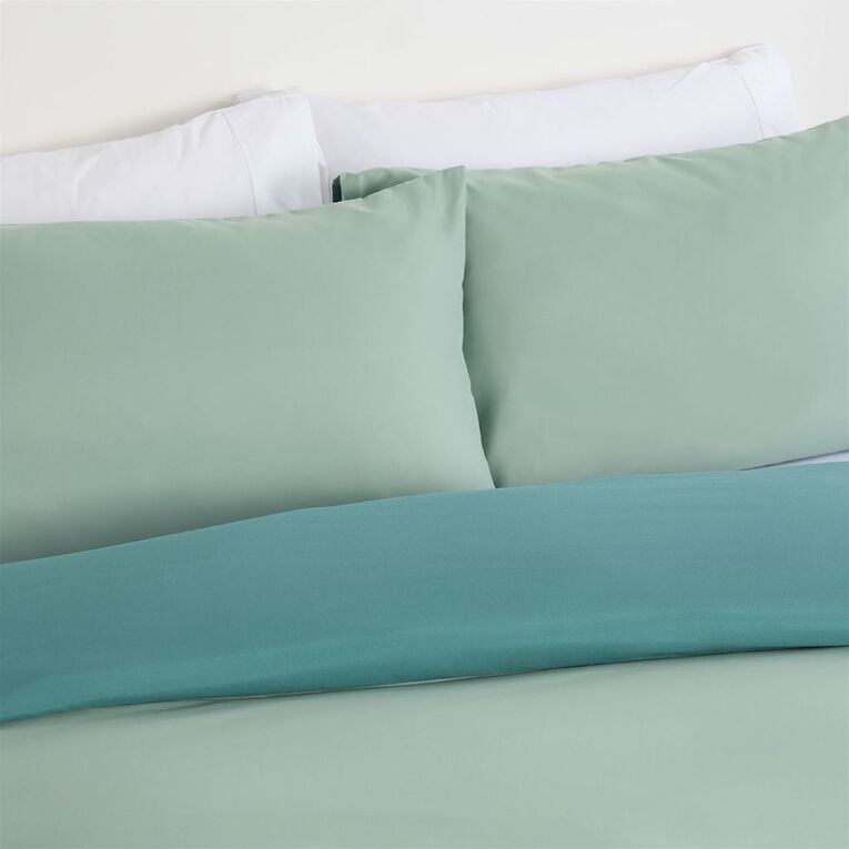 Living & Co Duvet Cover Set Microfibre Reversible Green Queen, , hi-res