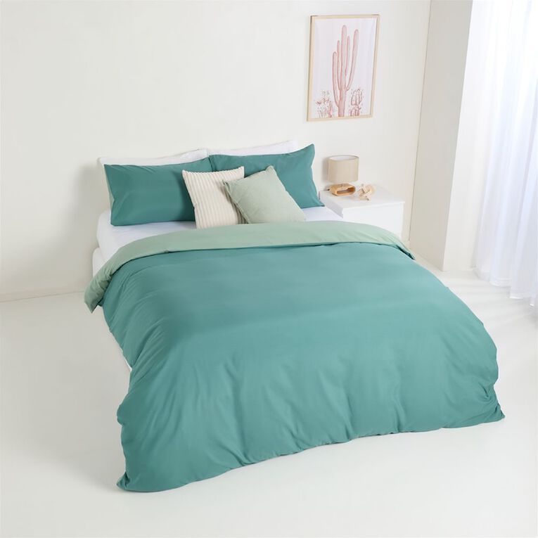 Living & Co Duvet Cover Set Microfibre Reversible Green Queen, , hi-res
