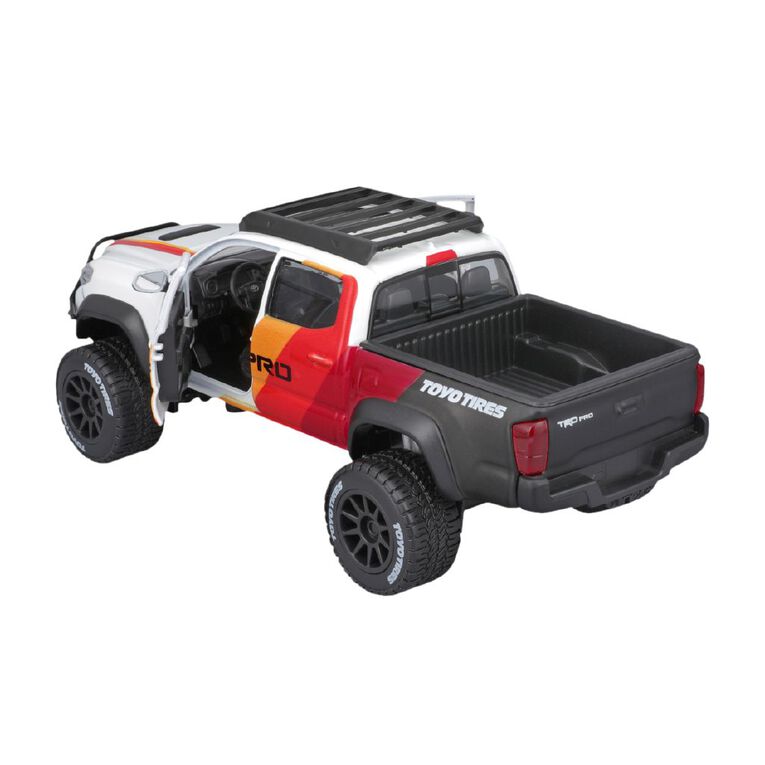 Maisto 1:24 Custom Shop Assorted, , hi-res