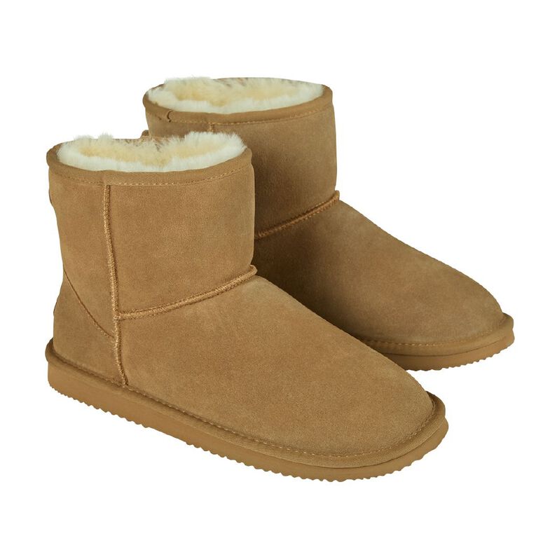 NEW ZEALAND SHEEPSKIN CO. Men's Sheepskin Lined Ankle Slipper Boots, Brown Light, hi-res