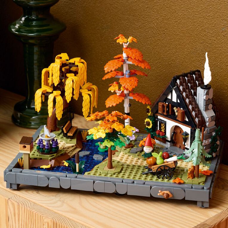 LEGO Icons Autumn Cottage Garde 11372, , hi-res