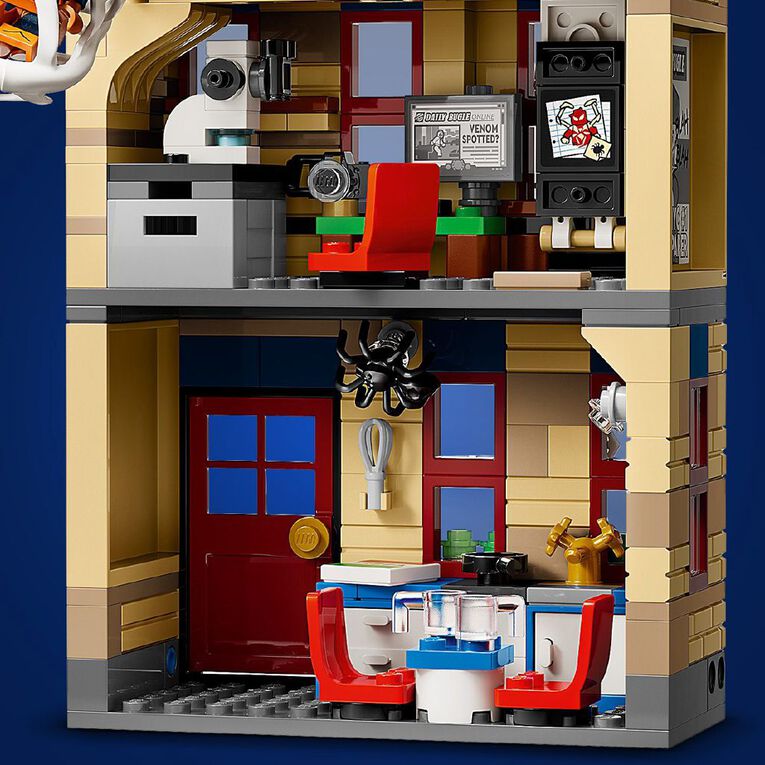 LEGO Marvel Super Heroes Peter Parkers Apartment 76317, , hi-res