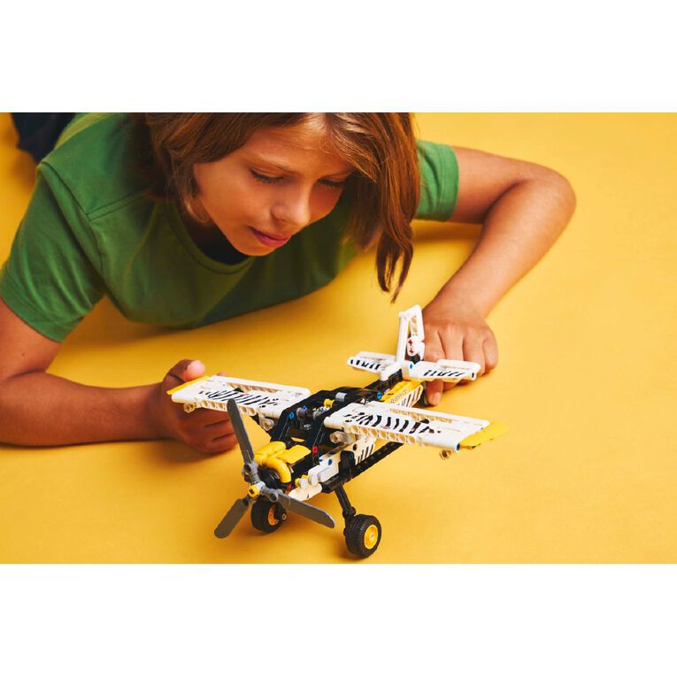 LEGO Technic Bush Plane 42198, , hi-res
