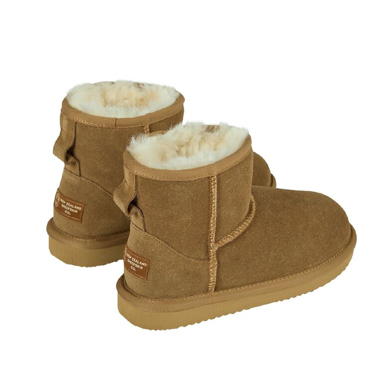 NEW ZEALAND SHEEPSKIN CO. Senior Kids' Sheepskin Lined Boots Slippers, Brown Light, hi-res