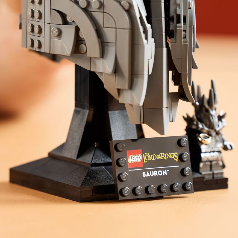 LEGO Icons Saurons Helmet 11373, , hi-res