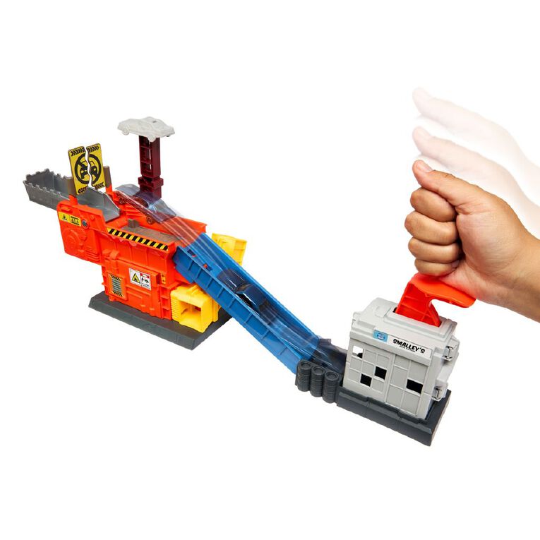 Matchbox Movie Convoy Crusher Playset, , hi-res