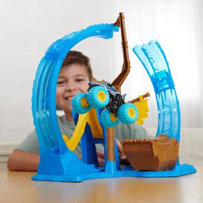 Monster Jam 1:64 Megalodon's Loop of Doom Playset