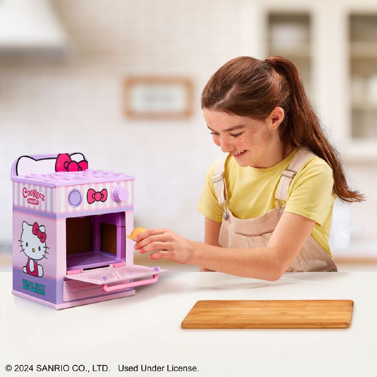 Cookeez Hello Kitty Makery Oven Playset, , hi-res