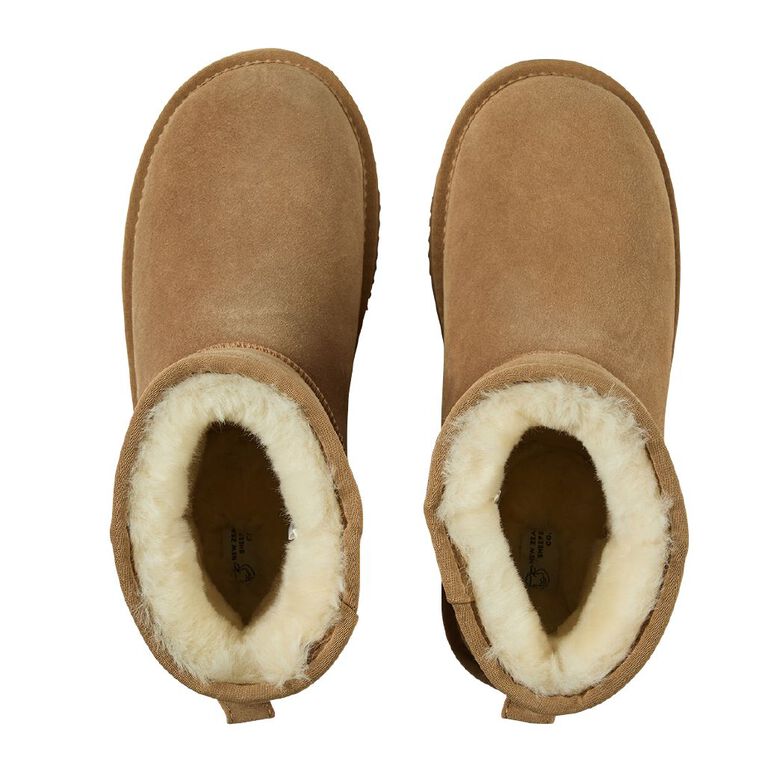 NEW ZEALAND SHEEPSKIN CO. Men's Sheepskin Lined Ankle Slipper Boots, Brown Light, hi-res