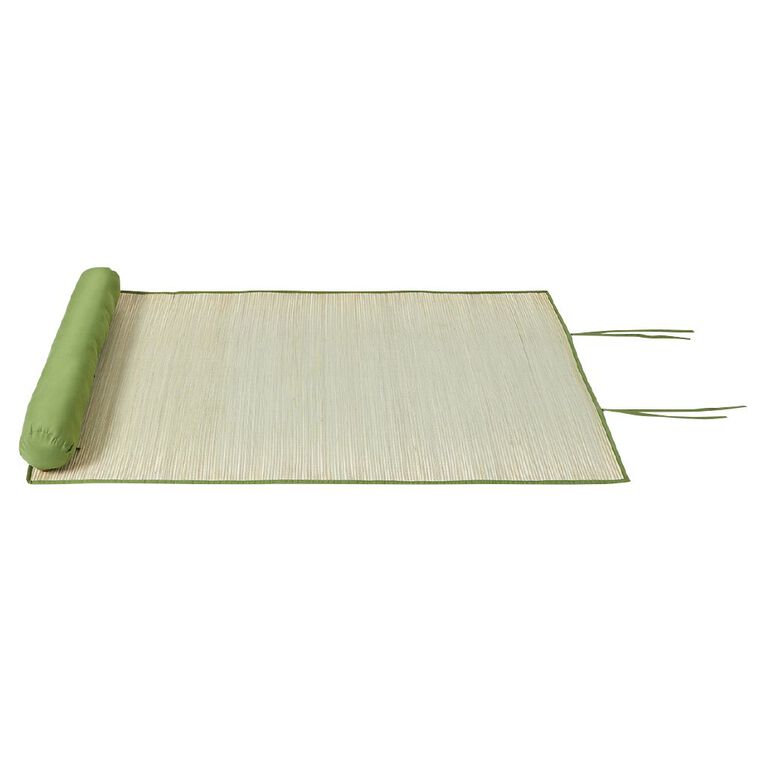 Living & Co Straw Beach Mat Green Mid 90cm x 150cm Green Mid The
