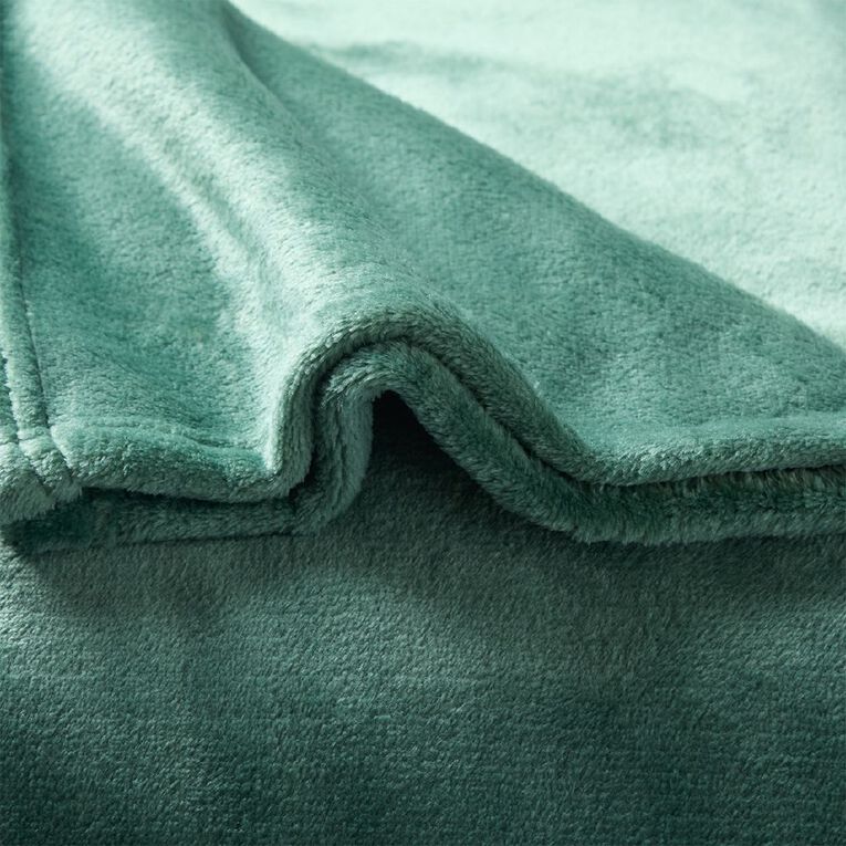 Living & Co Ultra Soft Plush Blanket Green Queen, , hi-res