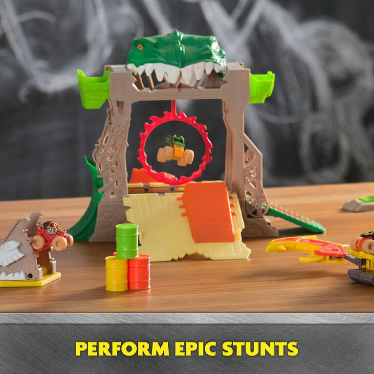 Monster Jam Mini Dragon Dungeon of Doom Playset, , hi-res