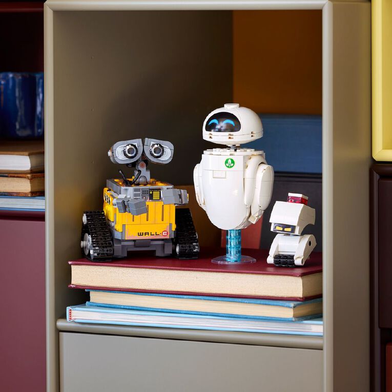 LEGO Disney Pixar WALL-E and EVE 43279, , hi-res