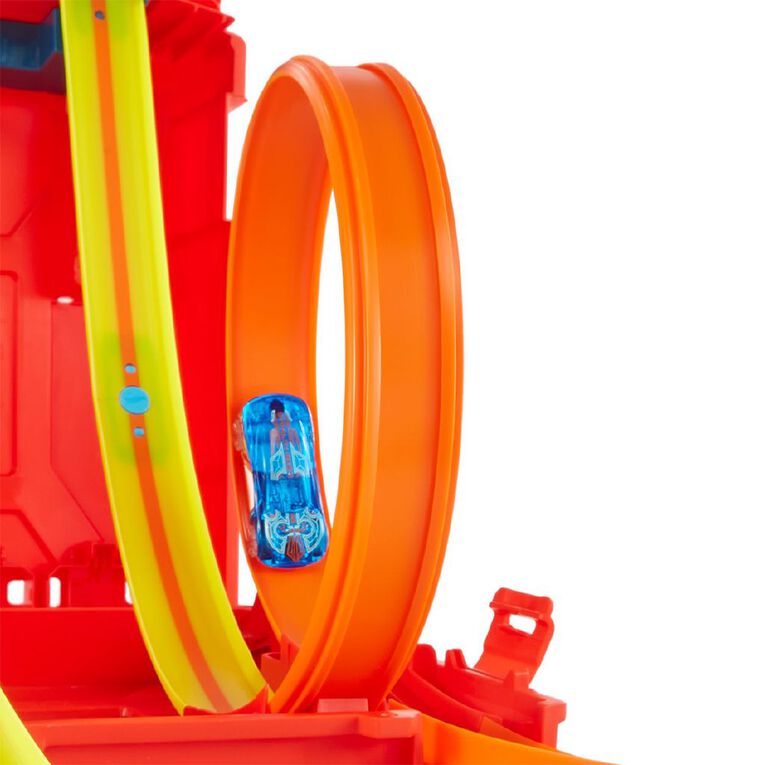 Hot Wheels Trackbuilder Fuel Can Stunt Box Playset The Warehouse