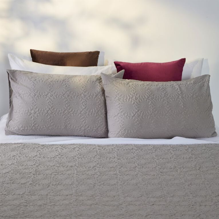 Living & Co Duvet Cover Set Embossed Floral Queen, , hi-res