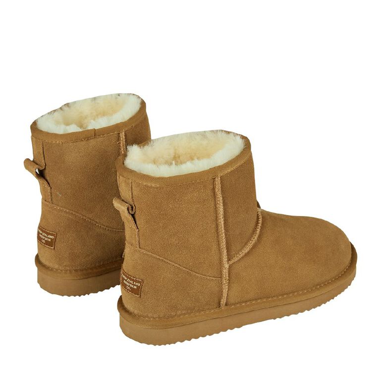 NEW ZEALAND SHEEPSKIN CO. Women's Sheepskin Lined Slipper Boots Box, Brown Light, hi-res