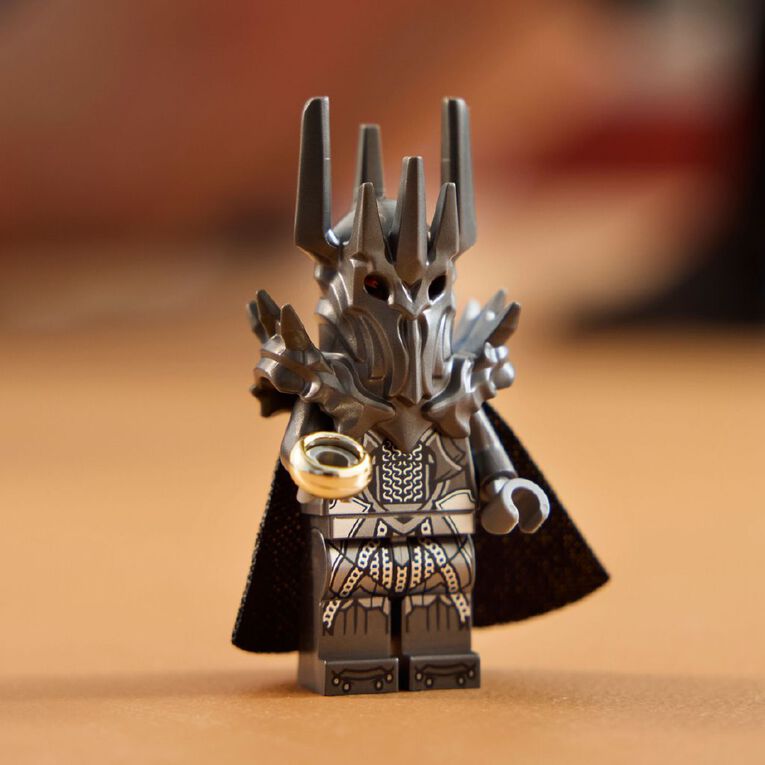 LEGO Icons Saurons Helmet 11373, , hi-res