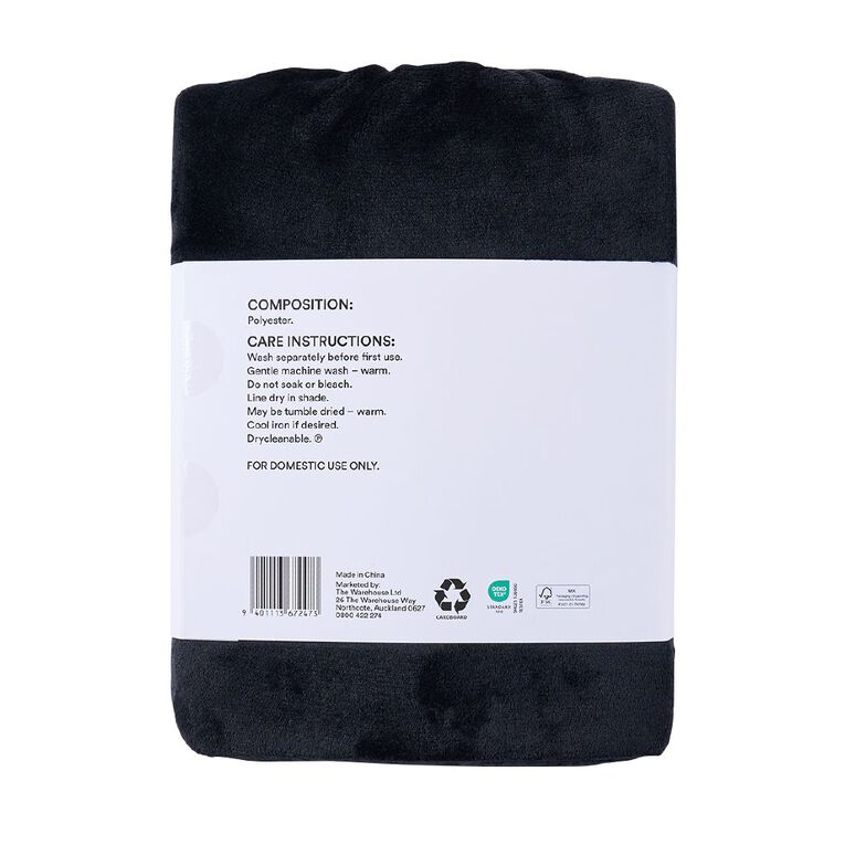 Living & Co Plush Flannel Sheet Set Black Queen, , hi-res