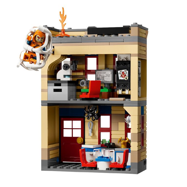 LEGO Marvel Super Heroes Peter Parkers Apartment 76317, , hi-res