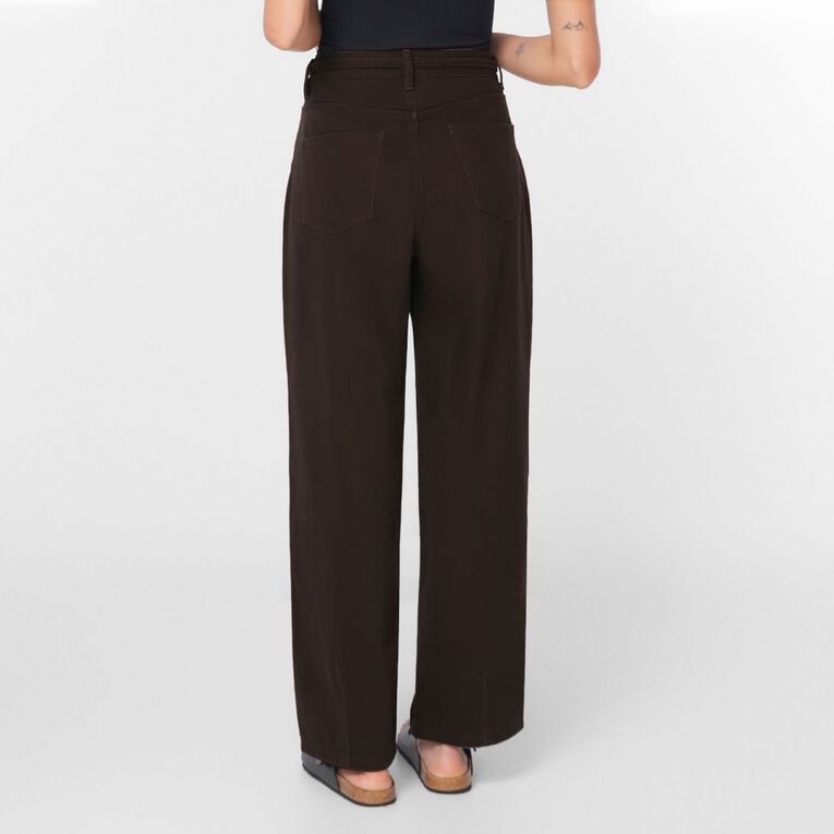 H&H Women's Mid Rise Belted Barrel Leg Jeans, Brown Dark, hi-res