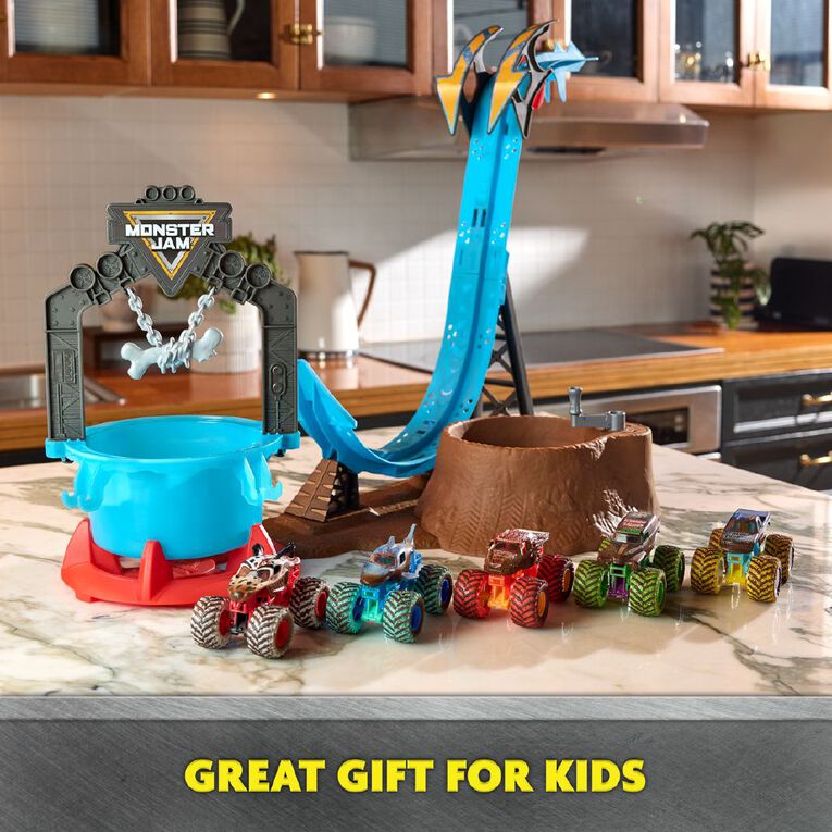 Monster Jam Truck Mud Blasters Truck Wash Playset, , hi-res