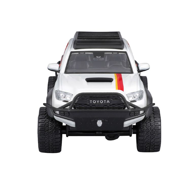 Maisto 1:24 Custom Shop Assorted, , hi-res