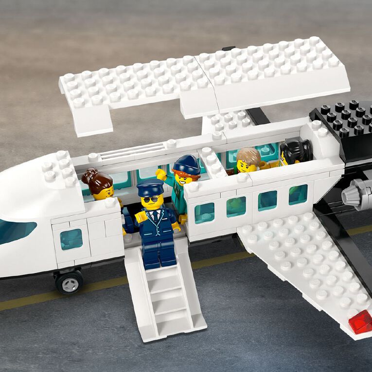 LEGO CITY Airport With Airplane 60502, , hi-res