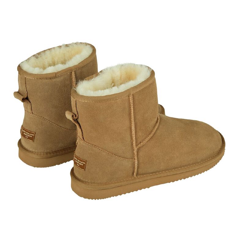 NEW ZEALAND SHEEPSKIN CO. Men's Sheepskin Lined Ankle Slipper Boots, Brown Light, hi-res