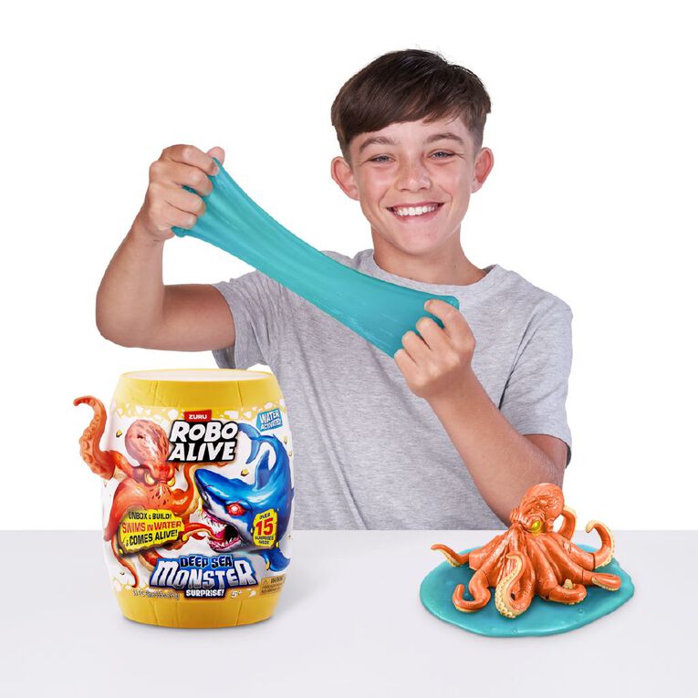 Zuru Robo Alive Standard Series 1 Deep Sea Monster Surprise, , hi-res