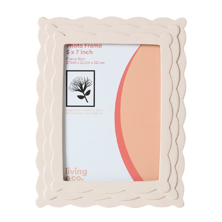 Living & Co Scalloped Edge Photo Frame 5in x 7in, , hi-res