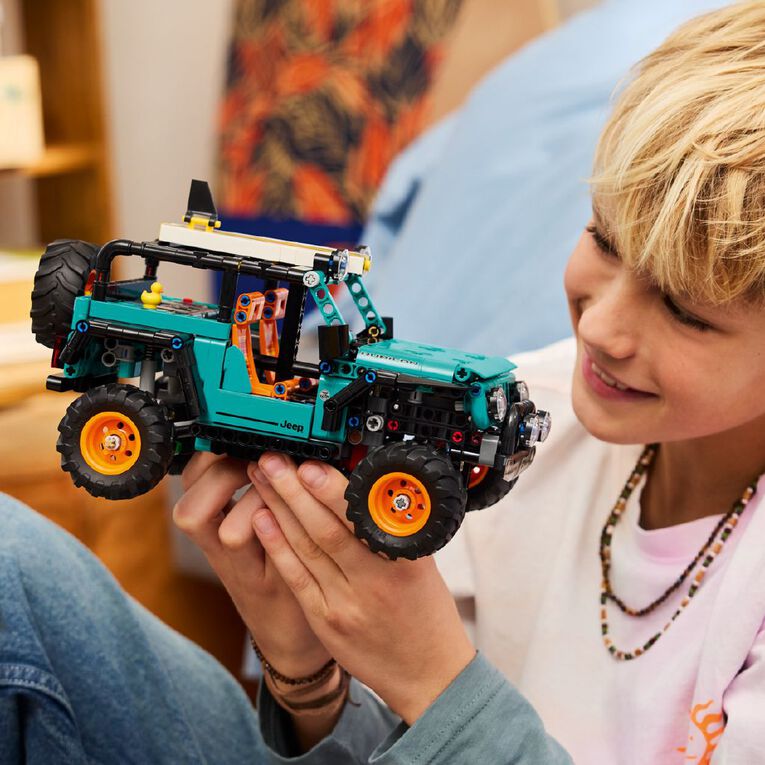 LEGO Technic Jeep Wrangler Rubicon SUV 42227, , hi-res