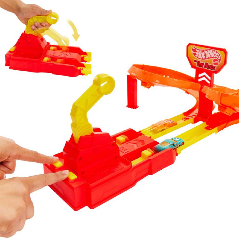 Hot Wheels Ultra Hots Crash Frenzy Speedway, , hi-res