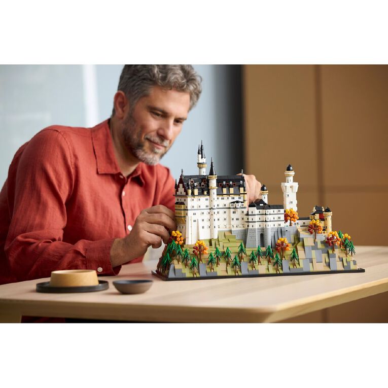 LEGO Architecture Neuschwanstein Castle 21063, , hi-res
