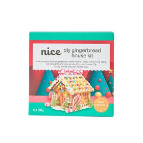 Nice DIY Gingerbread House