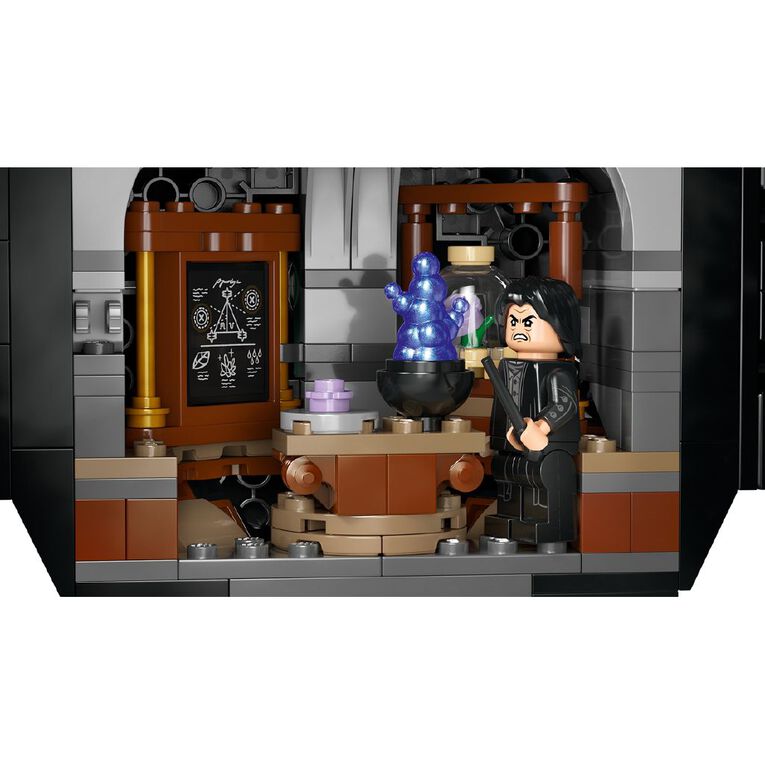 LEGO Harry Potter Cauldron: Secret Potions Classroom 76464, , hi-res