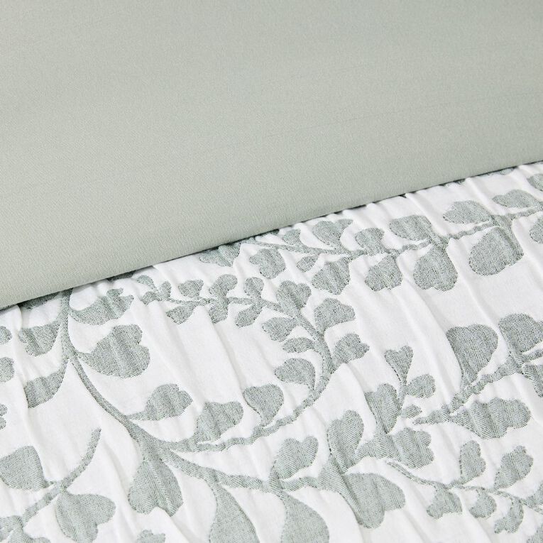 Living & Co 3 Piece Comforter Set Matelasse Leaf Green King, Green, hi-res