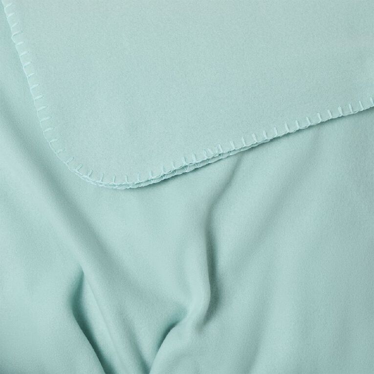 Living & Co Polar Fleece Throw 127cm x 152cm, , hi-res