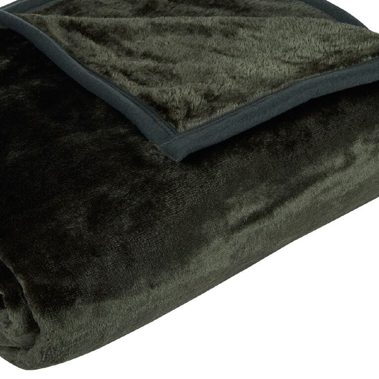 Living & Co 400gsm Mink Feel Blanket Green Queen, , hi-res