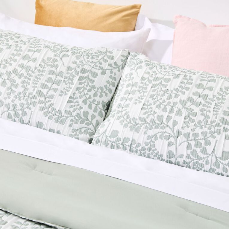 Living & Co 3 Piece Comforter Set Matelasse Leaf Green King, Green, hi-res