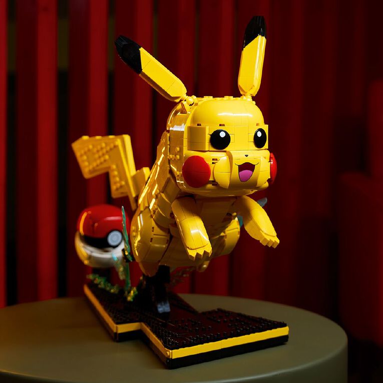 LEGO Pokemon Pikachu and Poke Ball 72152, , hi-res